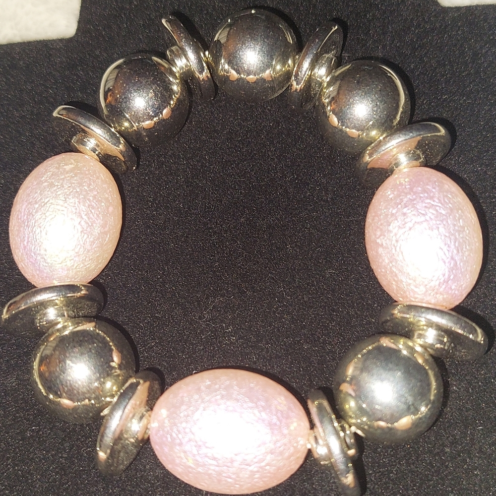 3pc Pink and Silvertone Jewelry Set. Beautiful nwot Smoke Free Home - Picture 4 of 5